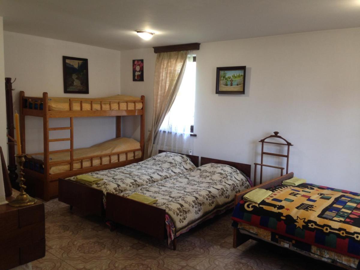Family House Nichka Hotel Pochaiv Luaran gambar